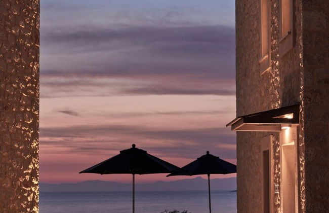 Beachfront Alassa Villas w Private Pools Complex - Foto 21