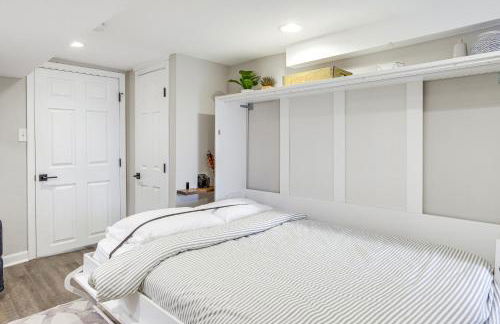 Walkable Location Modern DC Apt with Yard Access! - Foto 15