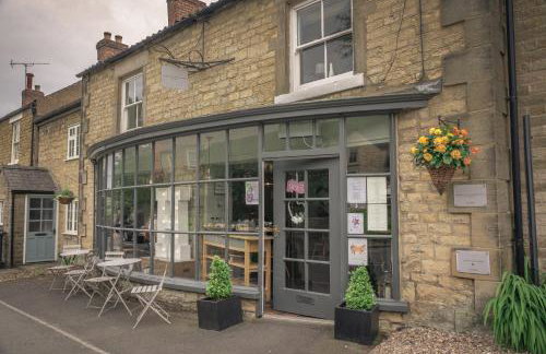 Acorn Apartment - Photo 9