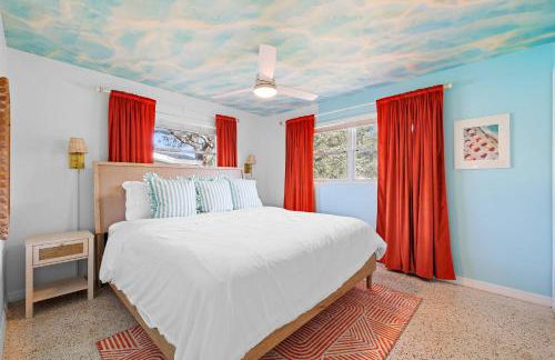 Private Pool 6 MI to Clearwater Beach Fire Pit Game Room - Photo 4