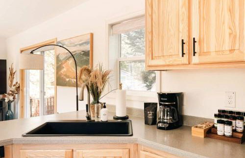 Ralston Creek Cottage - Serene Park Views - Foto 14