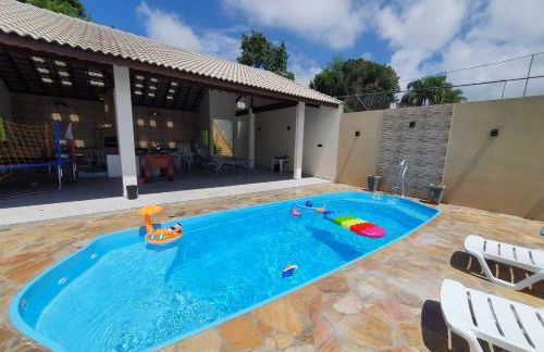 Casa com piscina e churrasqueira - Foto 1