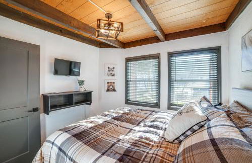 Chic Greek Peak Ski Resort Townhome with Balconies! - Foto 24