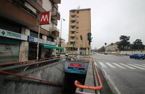 CHECK-INGANNI, sopra la metropolitana fianco CDI - Foto 35