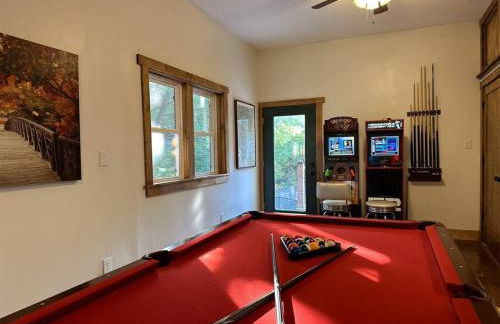 Secluded with Hot tub, Pool table, Arcade, Fishing andTheater Room - Photo 70