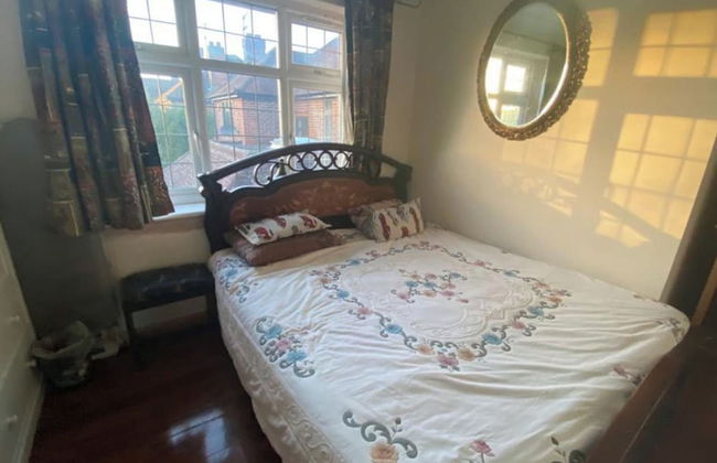 2-bed Apartment in High Wycombe Private Garden - Foto 2