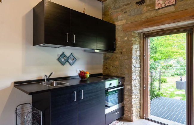 Pretty Farmhouse With Pool - Photo 8