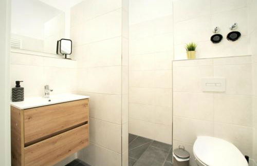 Halle Suites by FullHouse - free parking & WiFi - Foto 39