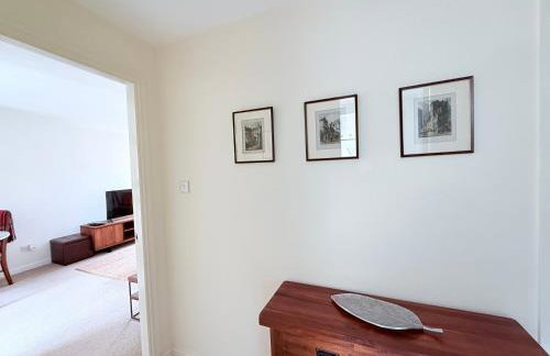 Cosy & Central 2 Bedrooms Apt - Foto 9