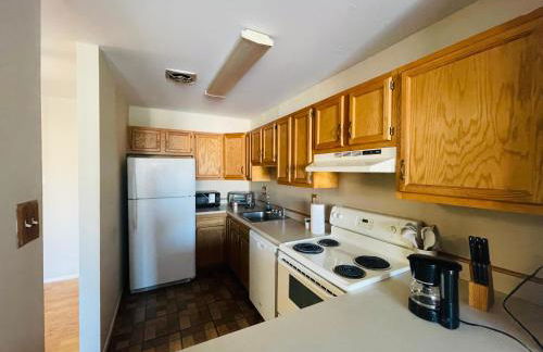 Large 2BR2BA Apartment Ideal for Long Stays - Foto 3