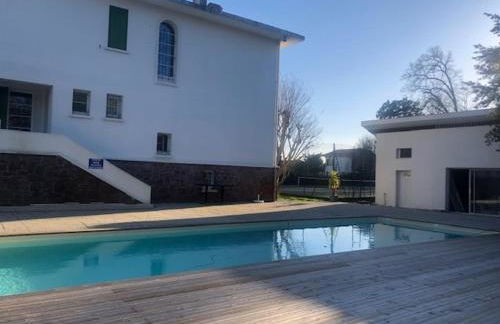 L'écrin vert - proche gare, piscine , tennis, wifi - Foto 6