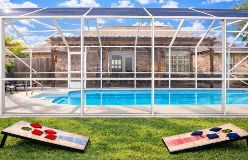 Pool House, Short Drive to Beach, Grill, Smart TV - Foto 29