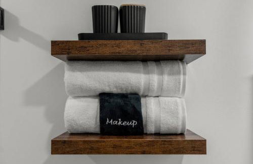 SLEEP 8 Outdoor Patio-Old City- 2 NEW Townhouses - Foto 24