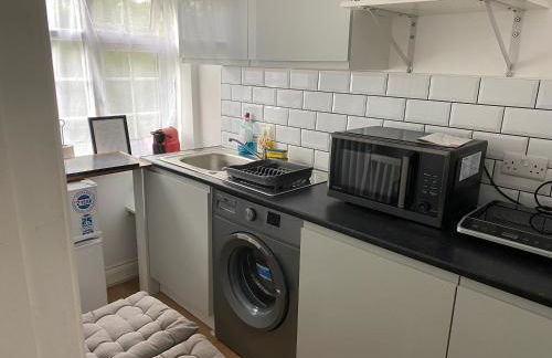 Slough - Sleeps 3 - Petfriendly - Riverside - Bay - Photo 21