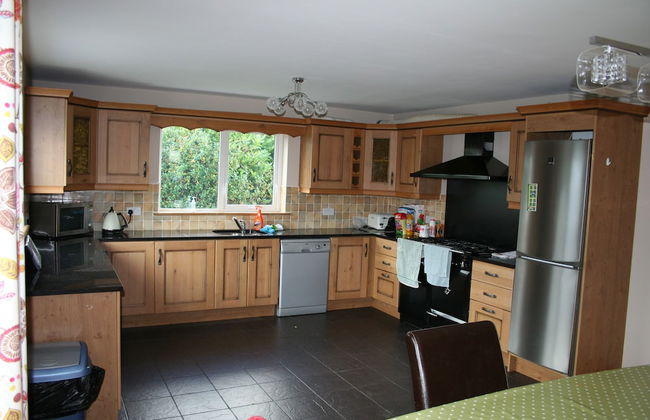 Lios Mór - 5 bed self catering house - Photo 13