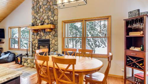 Ski, Hike and Ride On-Site 80-Acre Retreat in Boon - Foto 2