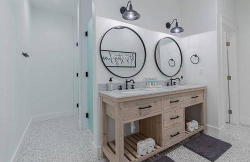 Stunning beach house just a short walk to beach - Foto 20