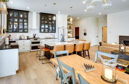 Waterfront Watertown Condo with Patio and Pool Access! - Foto 6