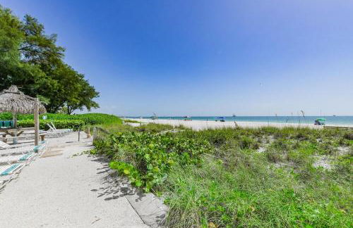 Coconuts Poolside #115 - Photo 24