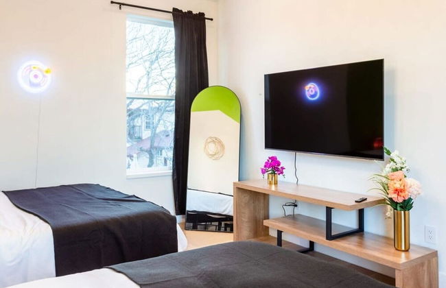 Chic 4BR Pool House - Steps to South 1st Street - Foto 25