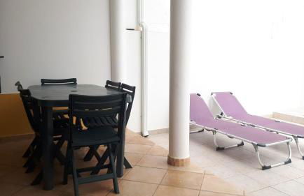 A Casinha da Tita - Moradia com Terraço - Foto 8