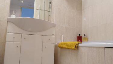 Charmant 2 pieces avec parking privé et piscine - Foto 4, towels
