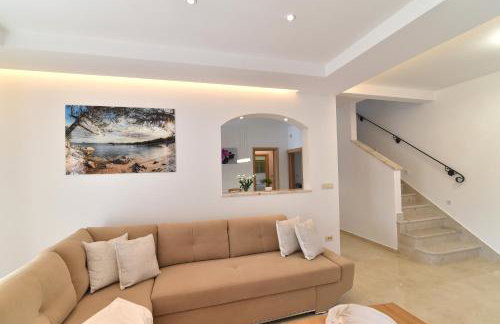 Villa Muskatel KRK -with heated covered pool - Photo 73