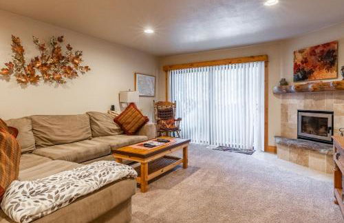 New Listing Updated 1 bedrm 1 bath Summit H Building #95 condo Just steps to Eagle Lodge sleeps 4 - Foto 4