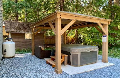 NEW Modern Cabin! 5mi to Mt Rainier National Park! Hot Tub & Wifi - Foto 21