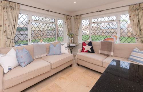 Luxurious Country House with Cinema Games Room - Pass the Keys - Photo 30