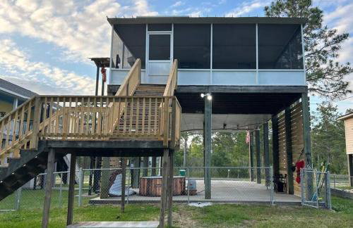 Bay Breeze Bliss-Hot Tub, Bar and Canal 5mi to Beach - Foto 47