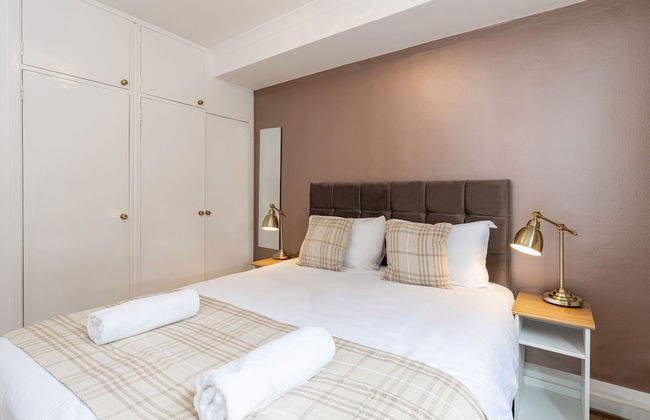 Lovely Apartments in Landward Court - Photo 4