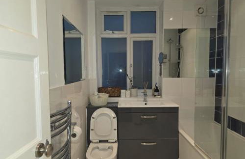 Premium Luxury Two-Bedroom Stay in the Heart of Chiswick - Foto 3