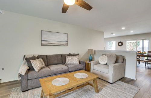 Sunny Oceanside Home with Patio, 5 Mi to Downtown! - Photo 5