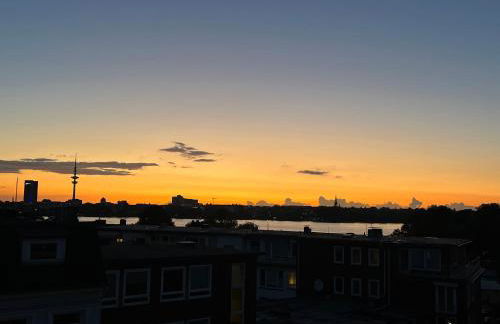 Sunlit Maisonette by the Alster - Photo 49