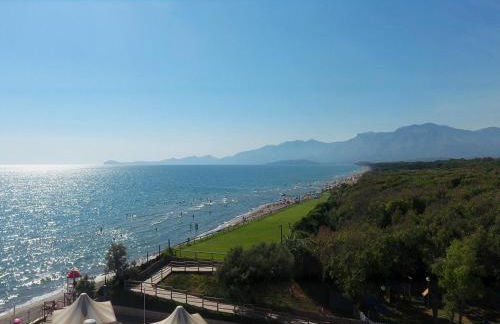 Pine-shaded Getaway w/ Pool - Foto 56