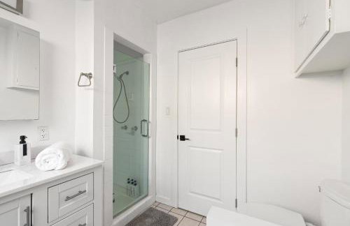 Modern Oasis with Pool & Jacuzzi near Universal Studios - Foto 8