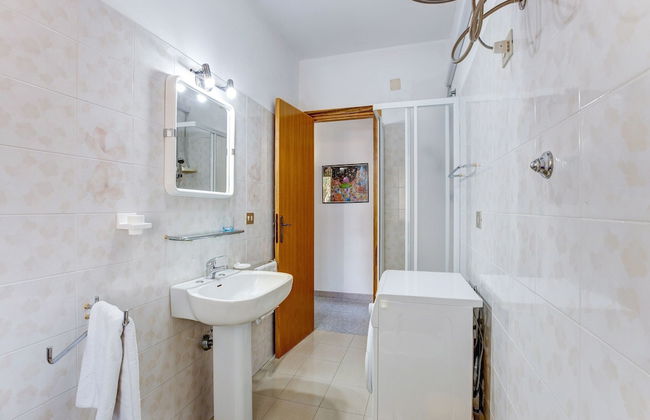 Restful Apartment in Cala Gonone with Balcony near Sea Beach - Photo 20