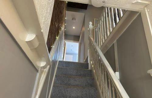 Entire Seaside Home 6 Private BedRooms Sleeps 10,4 Minute Walk To Station - Foto 32