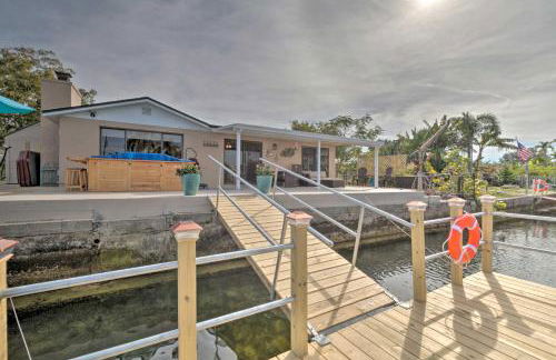 Canalfront Home with Dock and Access to Gulf of Mexico - Foto 3