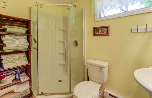 Dock and Rowboat Beechnut Bungalow on Keuka Lake - Foto 11