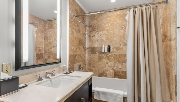 Ocean Front 2BR Residence - Foto 4, Habitación