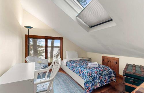 Waterfront on Swan Pond with Kayaks - Photo 23