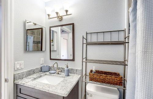 Poolside Oasis! Family-Friendly Summerfield Escape - Foto 27