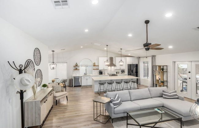 5BR Citrus Estate Sleeps 13 Free Htd Pool Gameroom - Photo 6