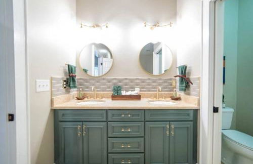 Elizabeth Bungalow, Fenced Yard, Fireplaces, Grill - Foto 4