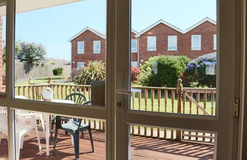 Corton Retreats At Waterside Park - Photo 21