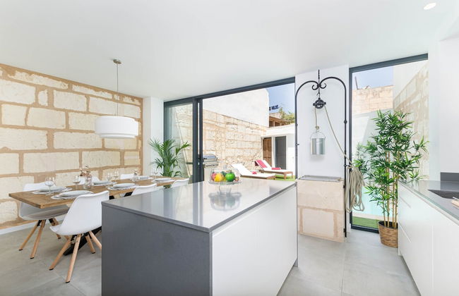 Villa With Private Terrace - Photo 14