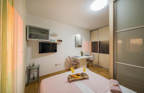 Paeninsula Studio Apartment - Photo 25