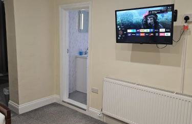 A-N-G Apartments - Parking EV 22kW by the Beach, Canoe Lake & South Parade Pier - Foto 48